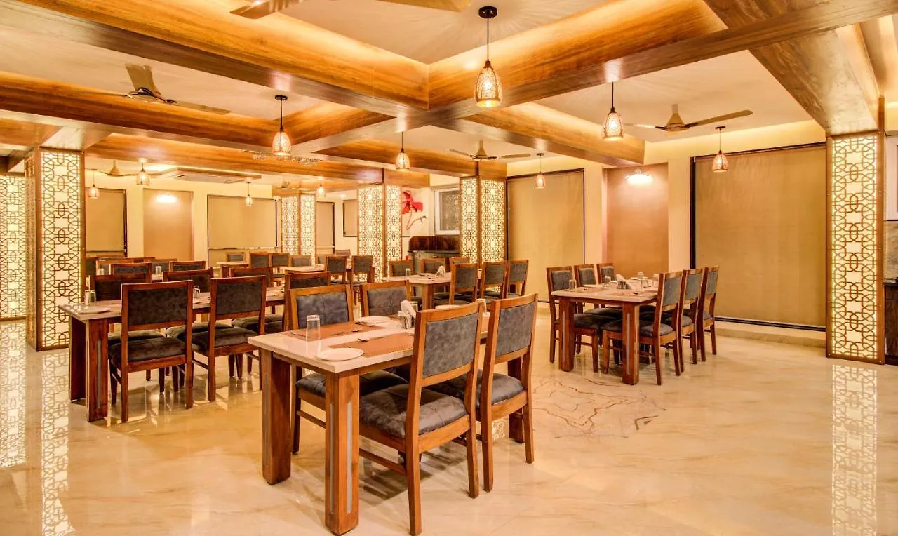 Opulence Inn - 500 Meters From Railway Station Udaipur