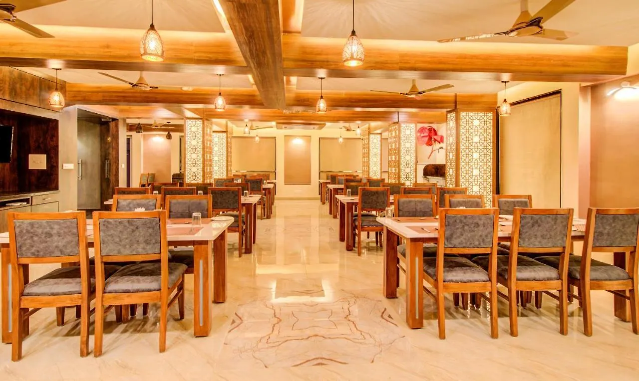 *** Hotel Opulence Inn - 500 Meters From Railway Station Udaipur India