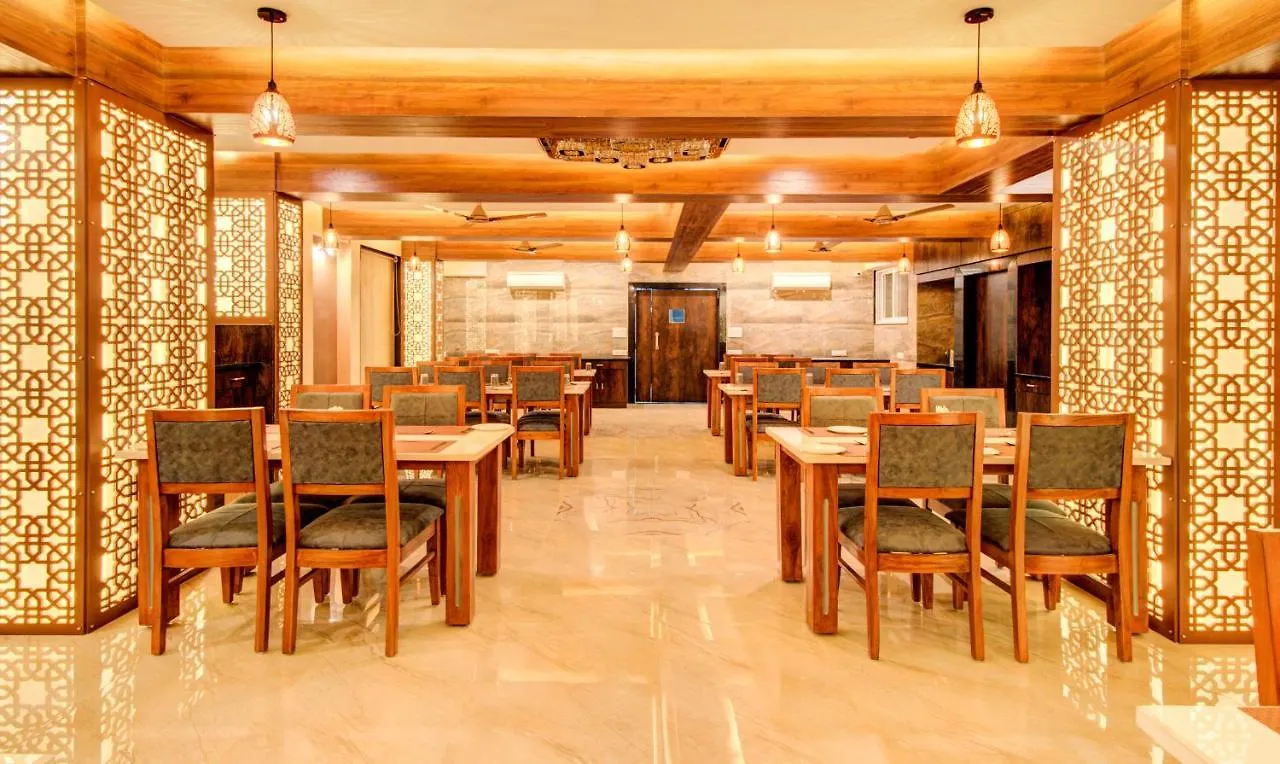 Opulence Inn - 500 Meters From Railway Station Udaipur 3*,