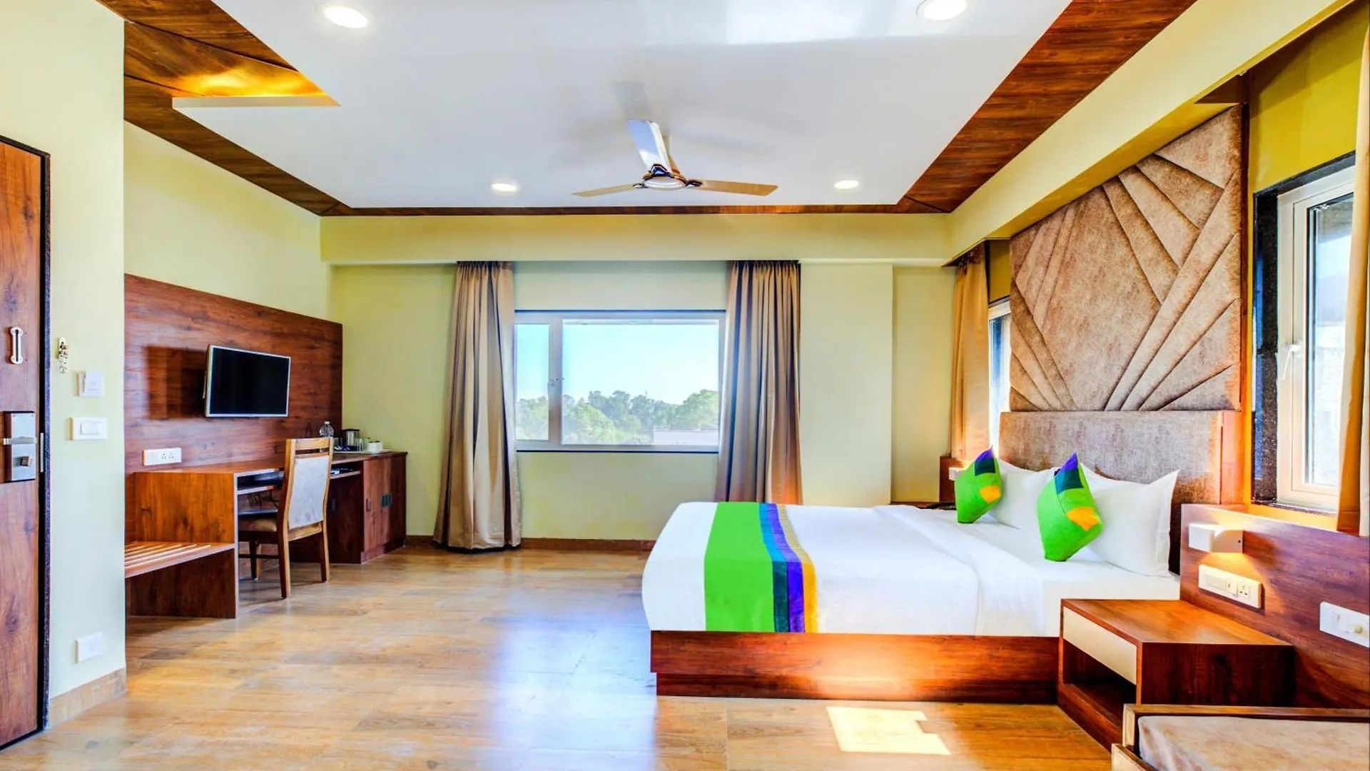 Opulence Inn - 500 Meters From Railway Station Udaipur Hotel