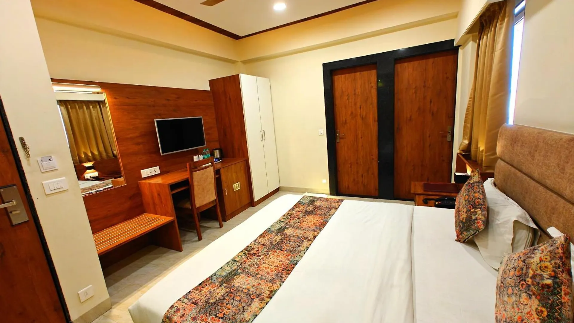 *** Hotel Opulence Inn - 500 Meters From Railway Station Udaipur India