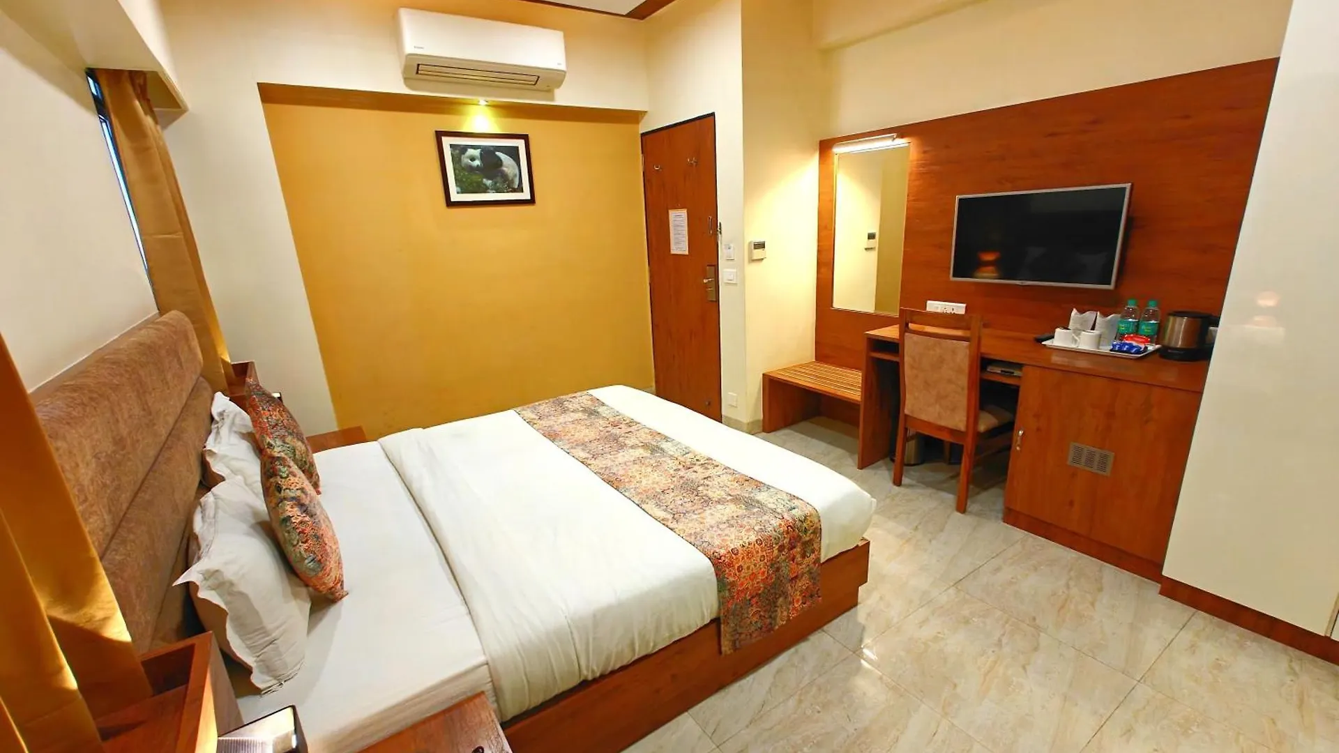 Opulence Inn - 500 Meters From Railway Station Udaipur