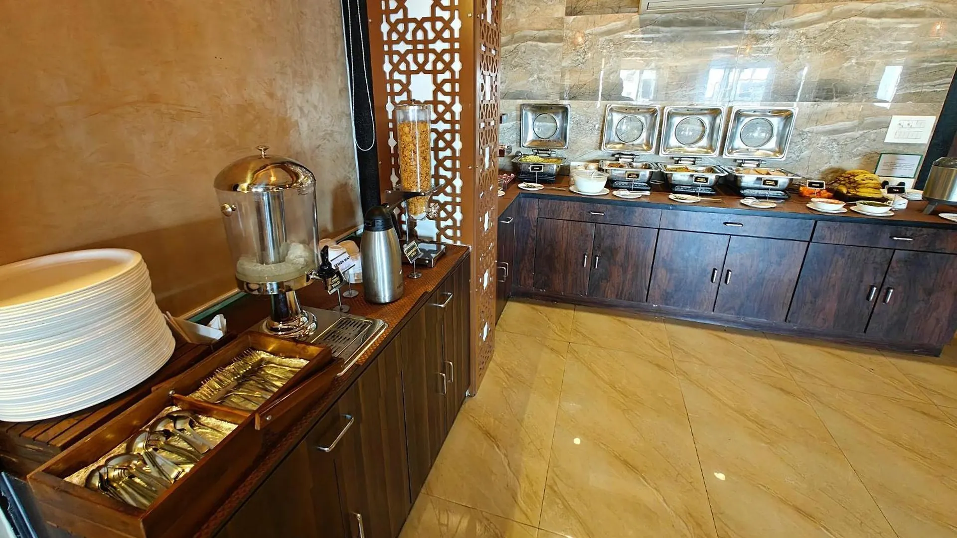 Opulence Inn - 500 Meters From Railway Station Udaipur 3*,