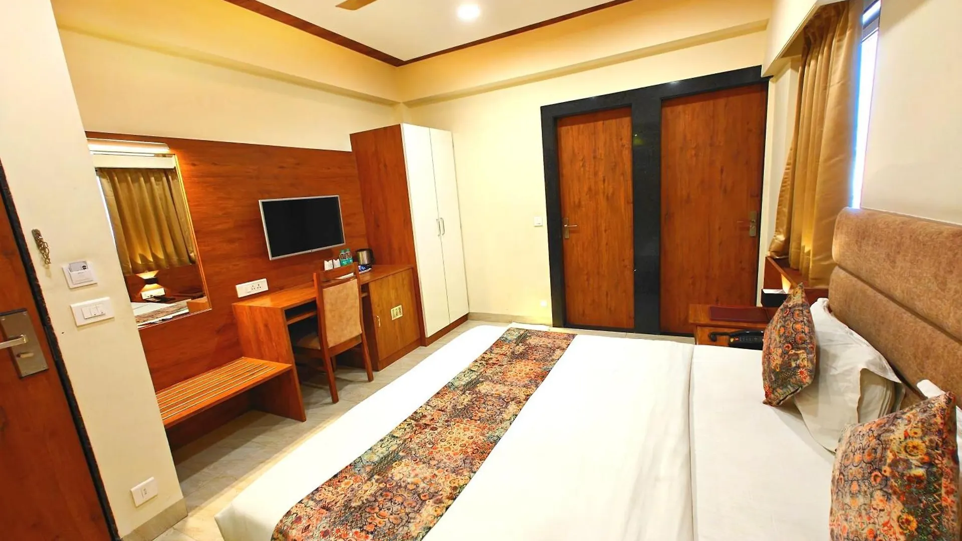 Opulence Inn - 500 Meters From Railway Station Udaipur India
