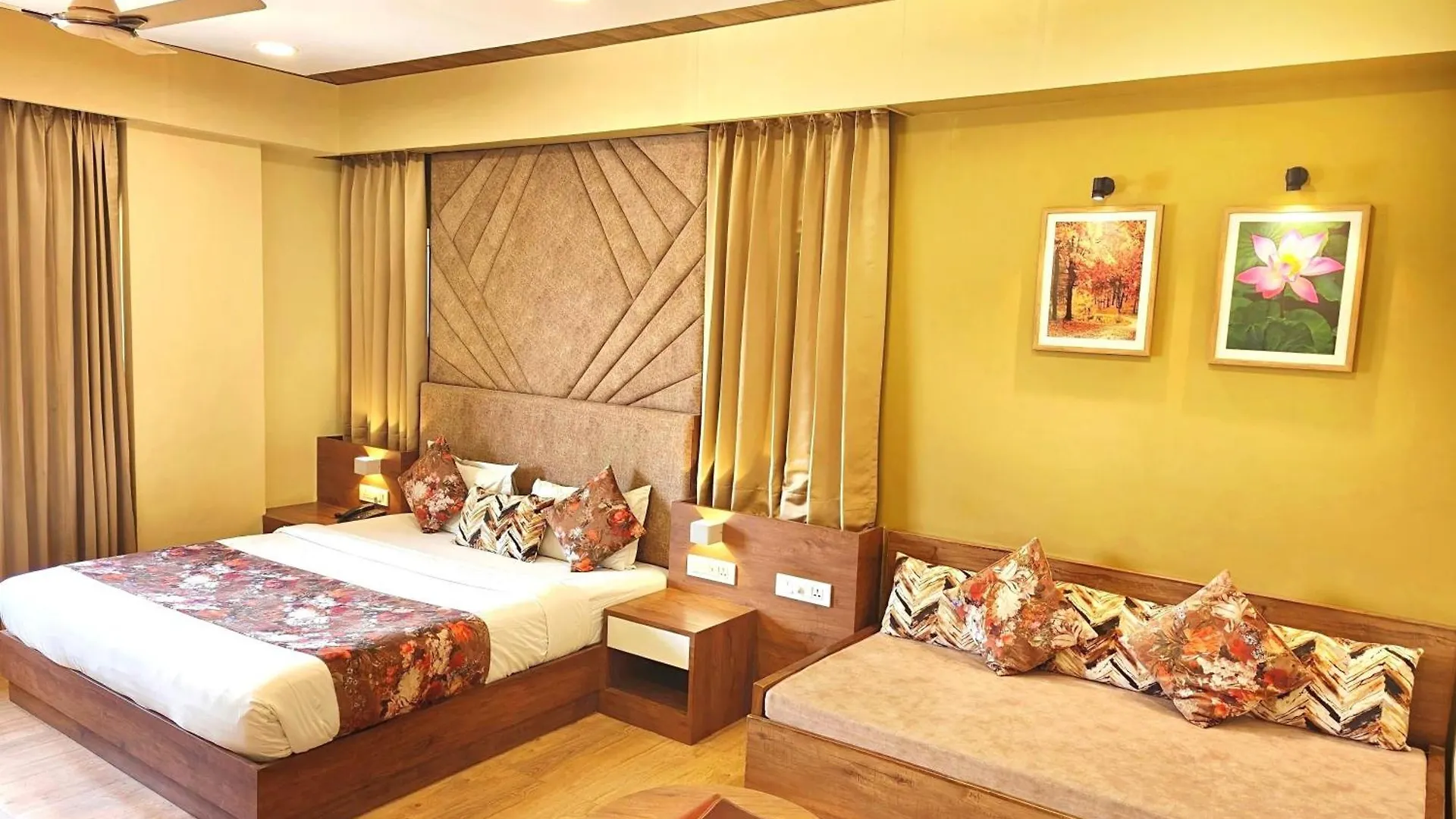 Hotel Opulence Inn - 500 Meters From Railway Station Udaipur