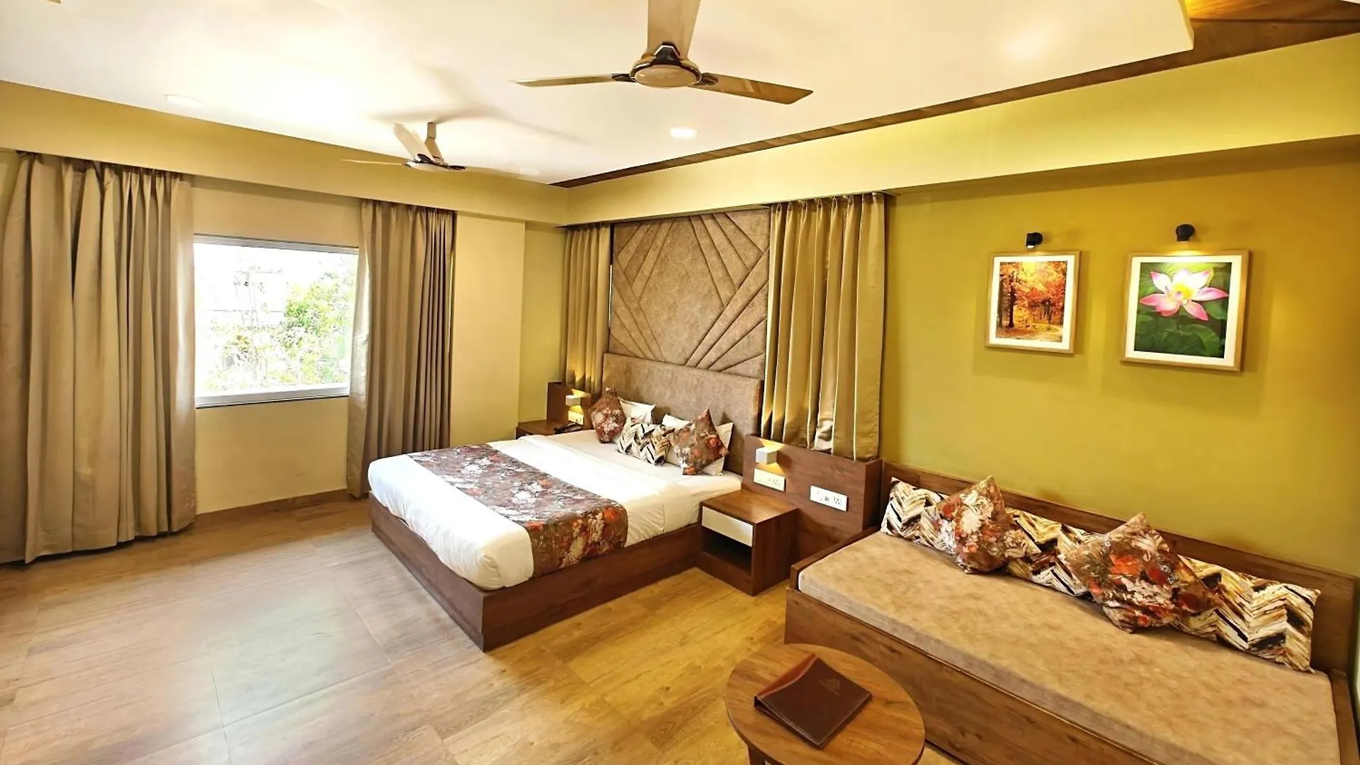Hotel Opulence Inn - 500 Meters From Railway Station Udaipur
