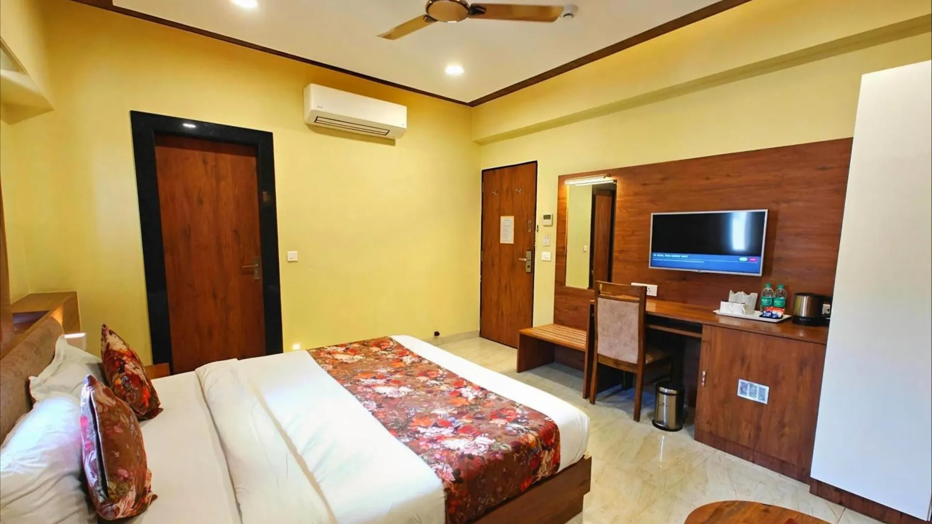 Opulence Inn - 500 Meters From Railway Station Udaipur