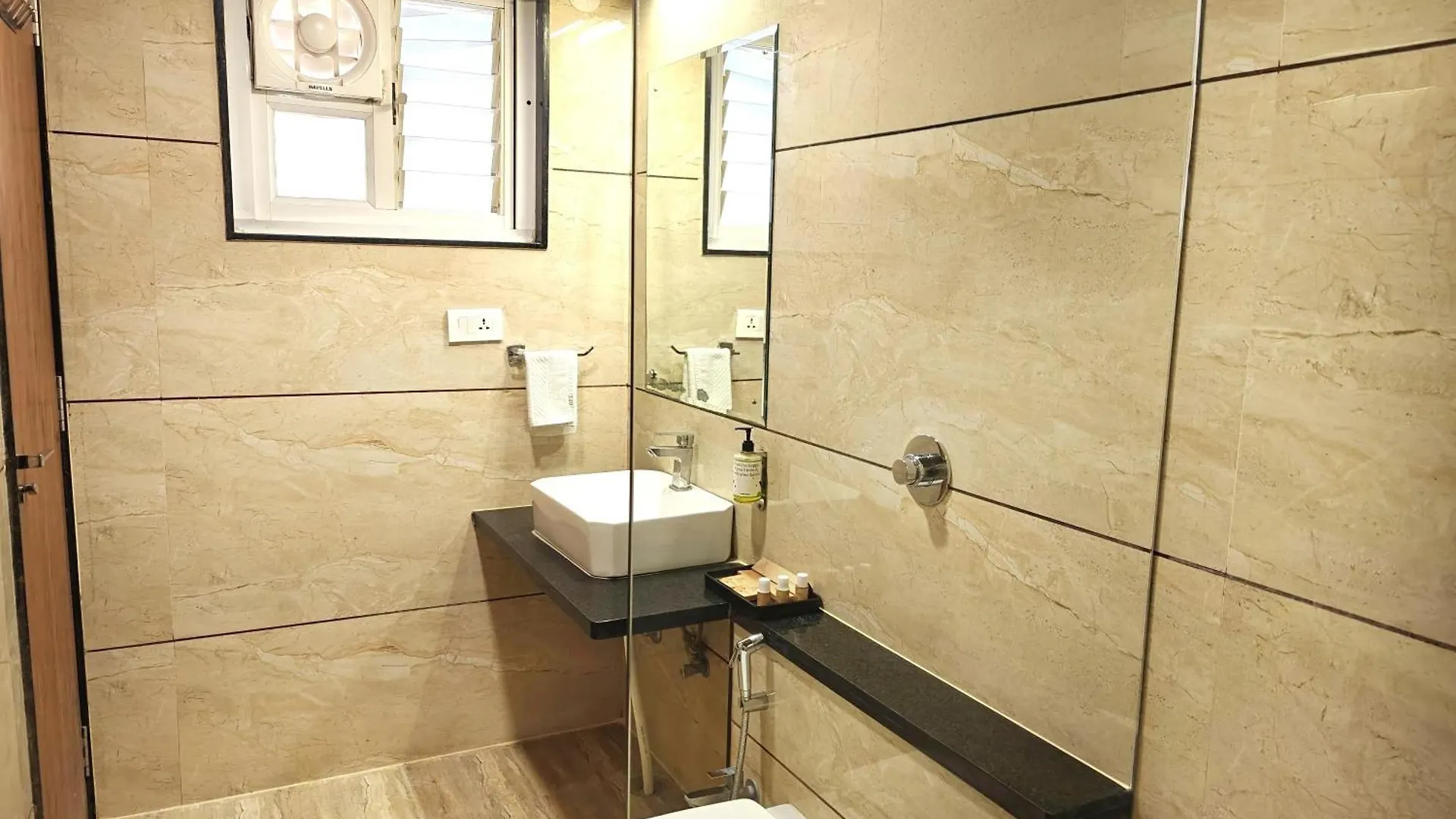 Hotel Opulence Inn - 500 Meters From Railway Station Udaipur