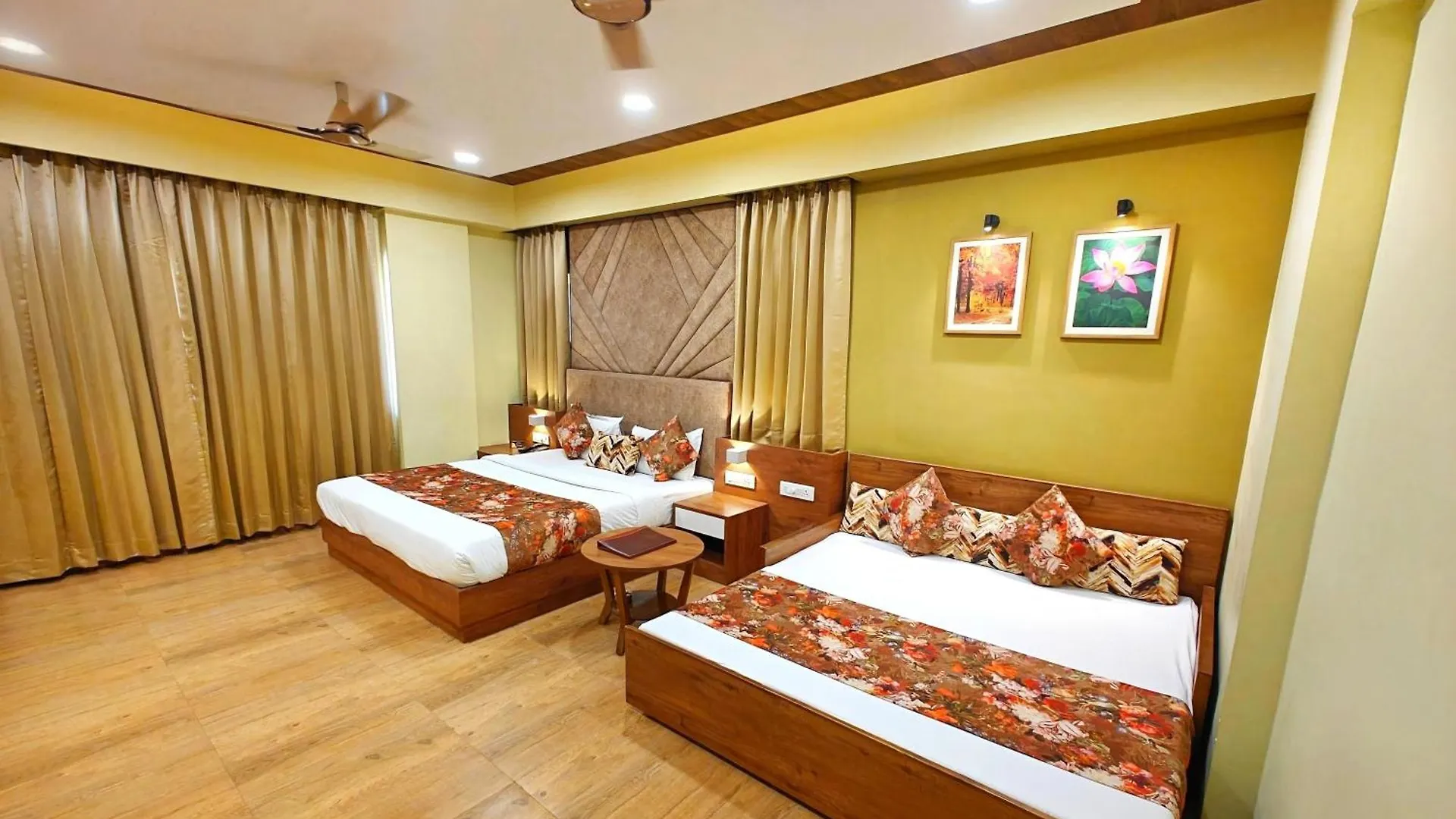 Hotel Opulence Inn - 500 Meters From Railway Station Udaipur