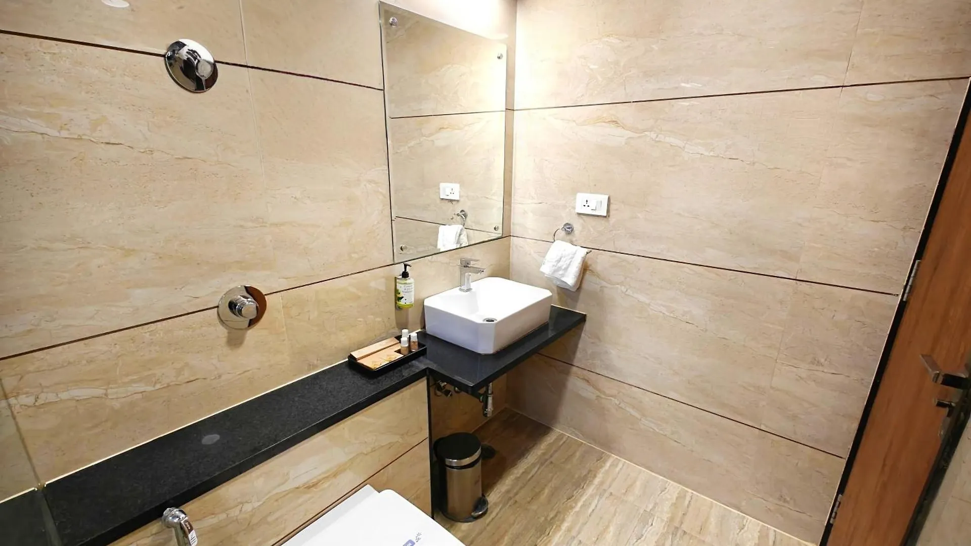 *** Hotel Opulence Inn - 500 Meters From Railway Station Udaipur India