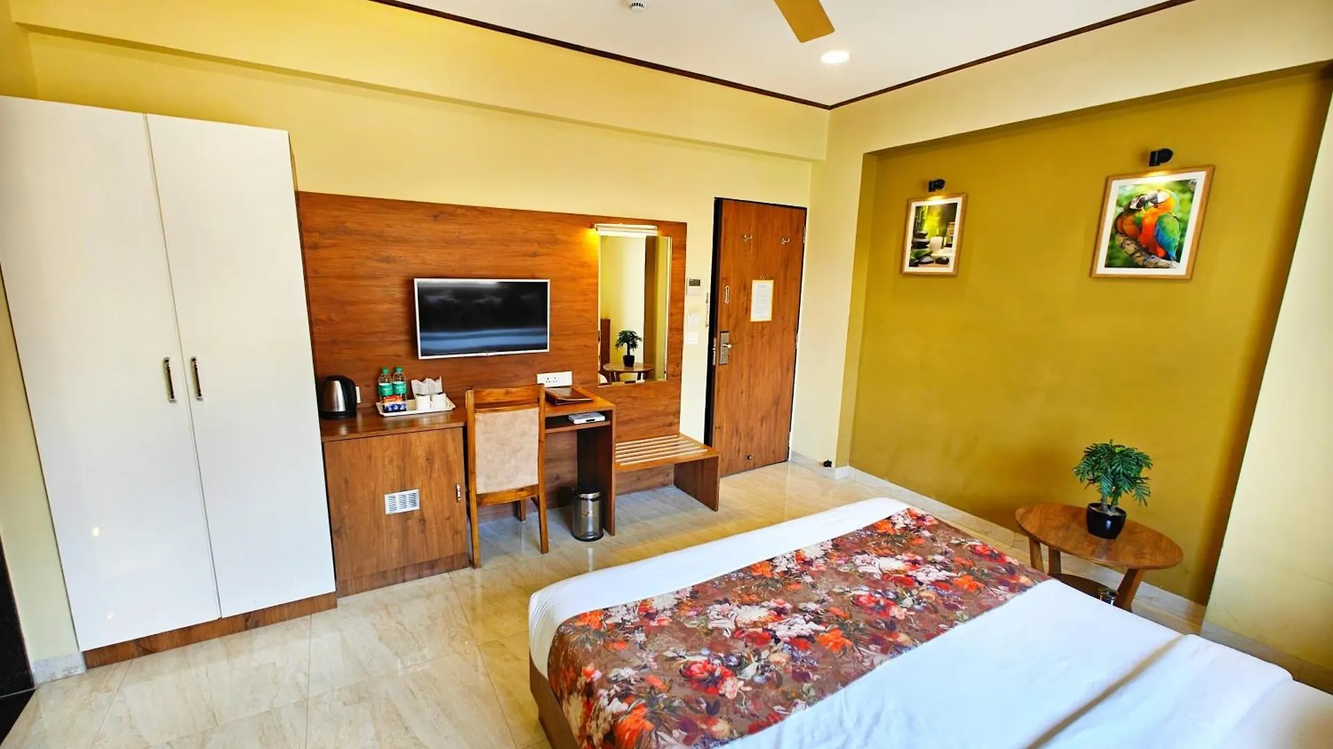 Opulence Inn - 500 Meters From Railway Station Udaipur 3*,  India