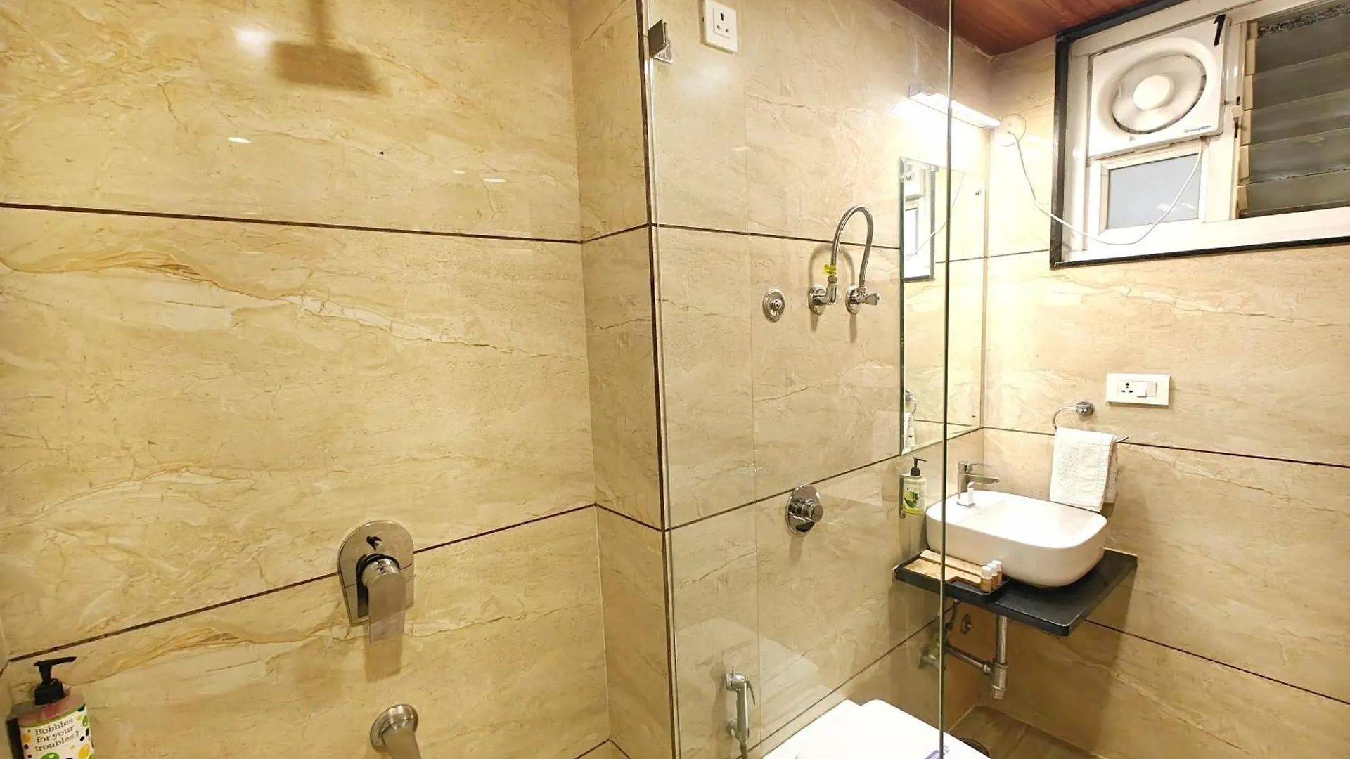 Opulence Inn - 500 Meters From Railway Station Udaipur Hotel