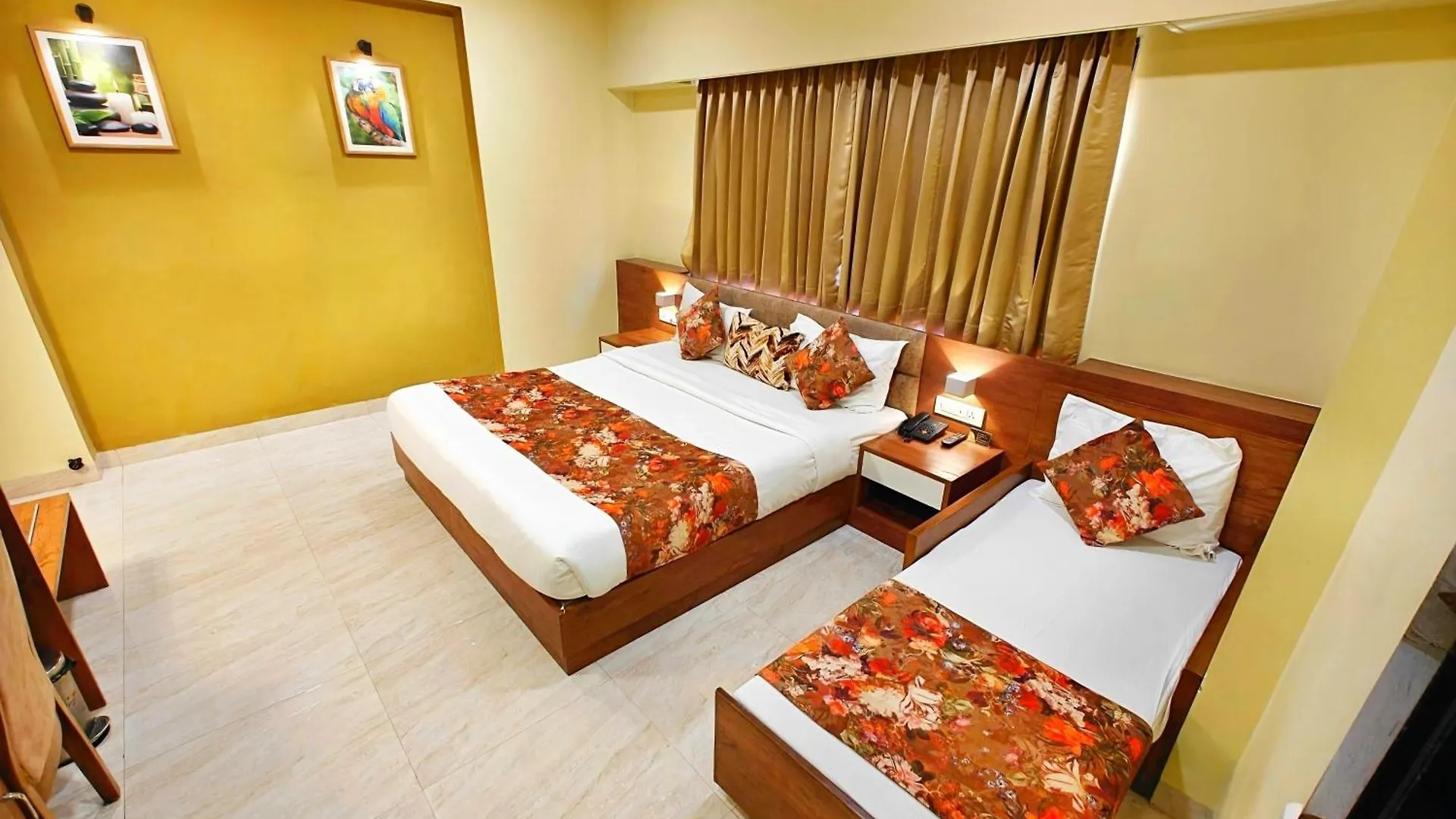 Opulence Inn - 500 Meters From Railway Station Udaipur Hotel